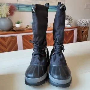 Sorel Shoes Sorel Bear Xt Waterproof Boots In Black Red Quartz